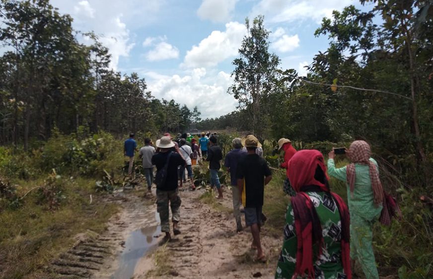 ពលរដ្ឋ​នៅ​កំពង់ស្ពឺ​បន្ត​ការ​តវ៉ា ខណៈ​ទាហាន​នៅ​បន្ត​ឈូសឆាយ​ដីព្រៃ​សហគមន៍​របស់​ពួកគេ
