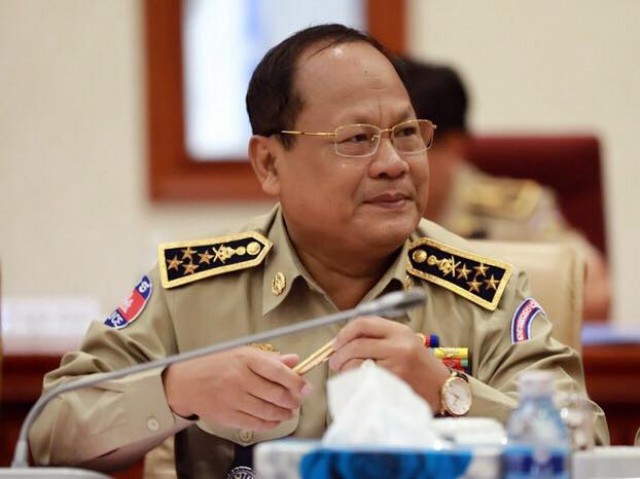 មហាផ្ទៃ ព្រមាន​វិធានការ​ច្បាប់​ទៅលើ​មន្ត្រី​អតីត​CNRP ដែល​នៅតែ​ប្រើ​សញ្ញា​រដ្ឋសភា​