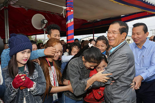 លោកនាយករដ្ឋមន្ដ្រី ហ៊ុន សែន បានបញ្ជាក់ថា ប្រាក់ឈ្នូលផ្ទះ កម្មករ-កម្មការិនី នៅឆ្នាំ២០១៨ 