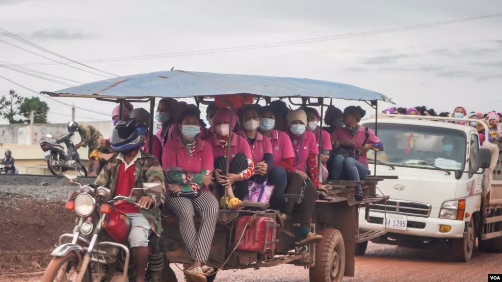 កម្មករ​រោងចក្រ​ស្នើ​ឱ្យ​រដ្ឋា​ភិបាល​ជួយ​ដំឡើង​ប្រាក់​ឈ្នួល​ឱ្យ​បាន​យ៉ាង​តិច​២១០​ដុល្លារ​សម្រាប់​ឆ្នាំ​២០២៤
