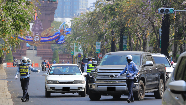លោក នេត សាវឿន ណែនាំ​ដល់​នគរបាល​​រឹតបន្តឹង​ការអនុវត្ត​​ច្បាប់​ចរាចរណ៍​ផ្លូវគោក ឡាយ សាមាន 