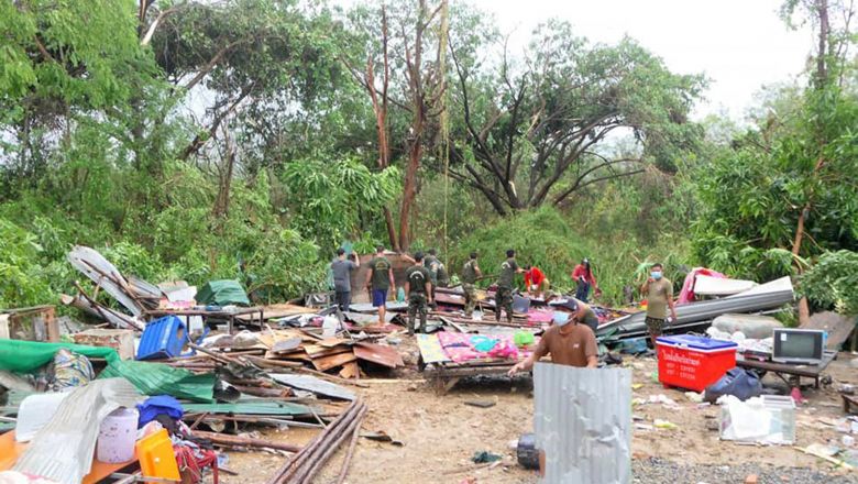 របួស​ ៥ ​នាក់ ​ខណៈ​តូប​និង​ផ្ទះ​ជាង​ ២០០ ​រងកា​រខូ​ចខាត​ ដោយ​សារ​ភ្លៀង ​និងខ្យល់​កន្ត្រាក់​