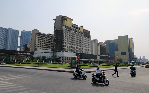 មន្ត្រី​សង្គម​ស៊ីវិល​មិន​រំពឹង​ថា សេដ្ឋកិច្ចជាតិ​អាច​នឹង​ងើប​ឡើងវិញ​ក្នុងពេលដែល​កម្ពុជា​កំពុង​ប្រឈម​នឹង​ការ​ផ្ទុះ​ជំងឺ​កូវីដ​១៩ កាន់តែ​ខ្លាំង