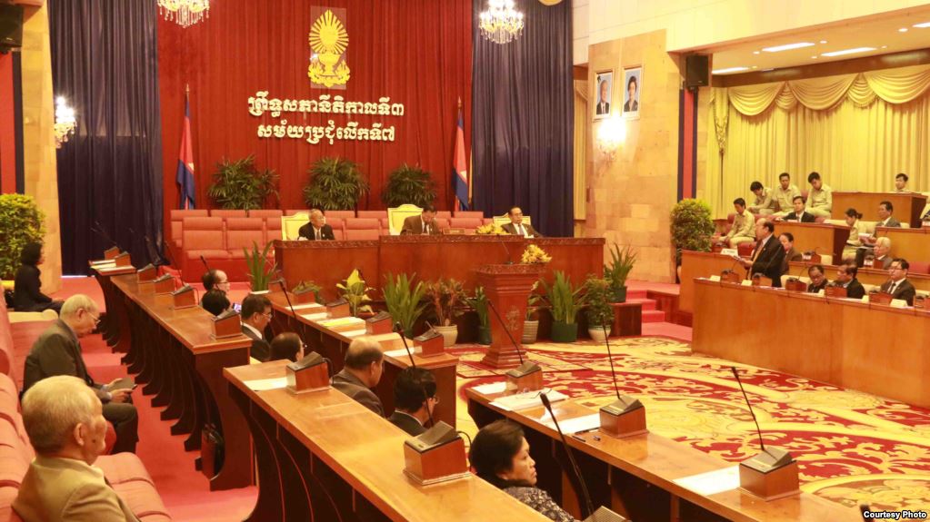 ក្រុម​អ្នក​សង្កេតការណ៍​និយាយ​ថា​ ព្រឹទ្ធ​សភា​អាណត្តិ​ថ្មី​នឹង​ដើរ​លើ​វិថី​ចាស់