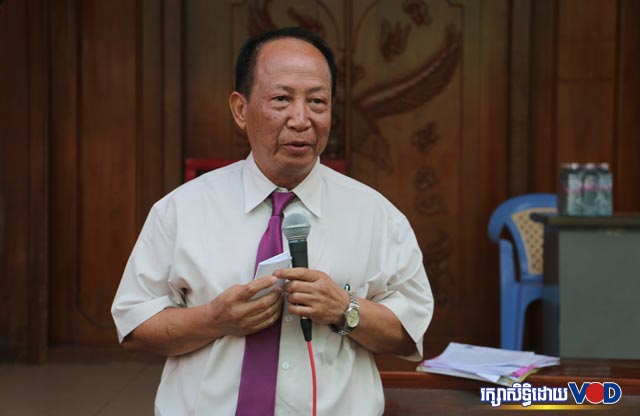 អតីតអ្នករិះគន់រដ្ឋាភិបាលឥតសំចៃមាត់ លោក ម៉ម សូណង់ដូ ប្រកាសឈប់ធ្វើនយោបាយ និងលា​លែ​​​ង​ពីតំណែងប្រធានវិទ្យុសំបុកឃ្មុំ