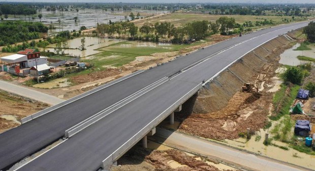  រដ្ឋមន្ត្រី​មហាផ្ទៃ​ប្រកាស​បង្កើត​ច្បាប់​ចរាចរណ៍​ថ្មី​បន្ថែម​ដើម្បី​កាត់​បន្ថយ​គ្រោះថ្នាក់​ចរាចរណ៍