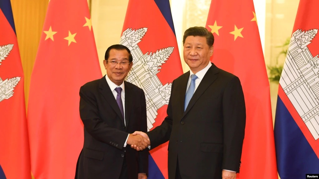 លោក ហ៊ុន សែន រំពឹង​កម្ចី​បន្ថែម​ទៀត​ពី​ចិន​ដើម្បី​អភិវឌ្ឍ​ហេដ្ឋារចនា​សម្ព័ន្ធ ក្នុង​ដំណើរ​ទស្សនកិច្ច​របស់​លោក​នា​ពេល​ខាងមុខ 