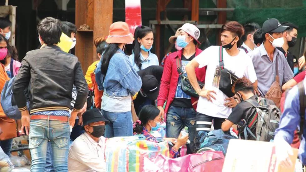 ពលករខ្មែរ១០នាក់ ឆ្លងជំងឺកូវីដ-១៩នៅក្នុងប្រទេសថៃ ខណៈលំហូរពលករចូលកម្ពុជាមានការកើនឡើង