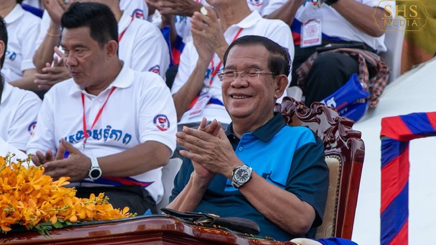 អ្នក​ឃ្លាំមើល​ថា ការ​តែងតាំង​ទីប្រឹក្សា​របស់​លោក ហ៊ុន សែន ច្រើន​ស្អេកស្កះ ធ្វើ​ឱ្យ​ខ្ជះខ្ជាយ​ថវិកា​ជាតិ និង​បង្កើត​ឱ្យ​មាន​អំពើ​ពុករលួយ