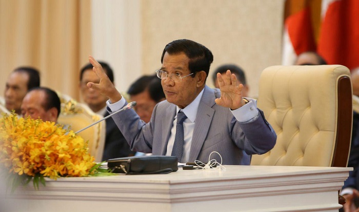 លោក​​ហ៊ុន សែន​៖​«​ទោះ​​រឹត​​ក្រមា​​ចង​​ចង្កេះ​​ដើម្បី​​ស៊ី​តិច​​ក៏​ធ្វើ ​ដើម្បី​​ធានា​​ឯករាជ្យ​​ជាតិ​​»​