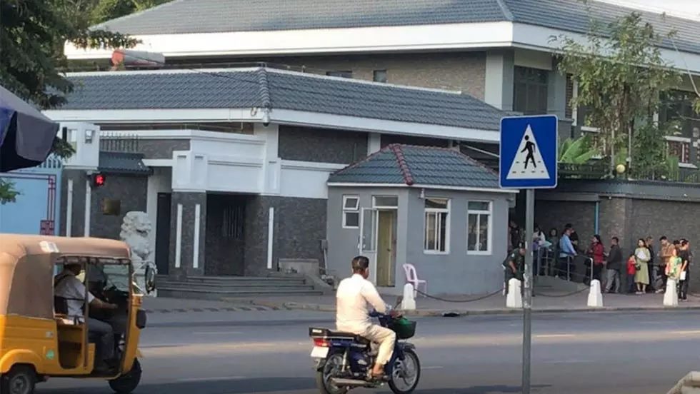 ចិនចេញមុខការពារខ្លួនពីការលើកឡើងថាជំនួយរបស់ចិនធ្វើឲ្យកម្ពុជាធ្លាក់ក្នុងអន្ទាក់បំណុល