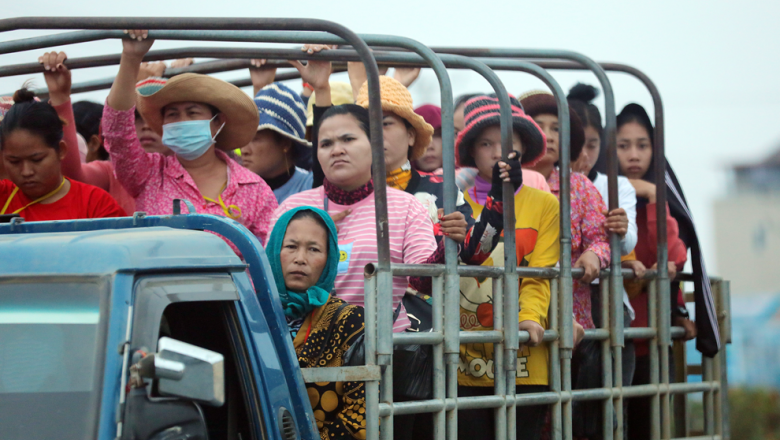 កម្មករ​រាប់ម៉ឺន​នាក់​បាន​សម្រុក​ចុះឈ្មោះ​ចាក់​វ៉ាក់សាំង
