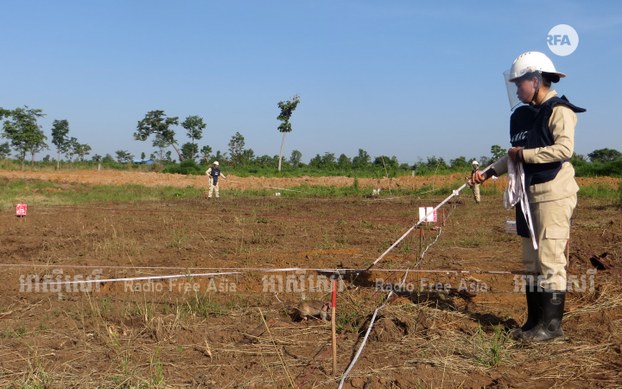 រដ្ឋាភិបាល​ចិន បាន​ឧបត្ថម្ភ​សម្ភារៈ និង​គ្រឿង​បរិក្ខារ​ដោះ​មីន​ដល់​មជ្ឈមណ្ឌល​សកម្មភាព​កម្ចាត់​មីន​កម្ពុជា ហៅ​កាត់​ថា ស៊ីម៉ាក់ (CMAC)