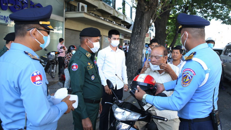 ខណ្ឌ និង​ផ្សារ​នៅ​ភ្នំពេញ​ទទួល​បាន​​ម៉ាស់​ជាង​ ២៥ ​ម៉ឺន​សម្រាប់​ចែក​ពលរដ្ឋ