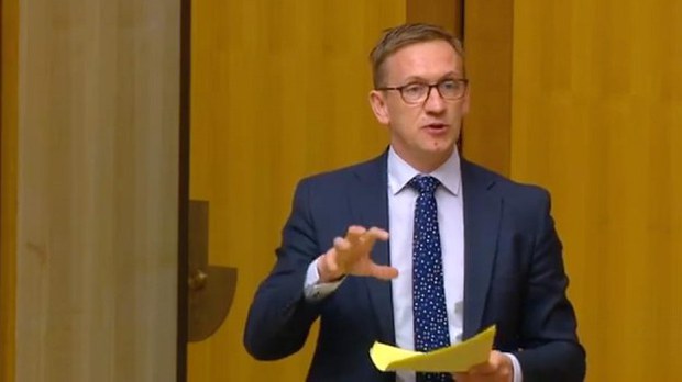 បទសម្ភាសន៍​ស្ដីពី​សែស្រឡាយ​អ្នក​មាន​អំណាច​ខ្មែរ​យក​លុយ​ទៅ​រក្សា​នៅ​អូស្ត្រាលី