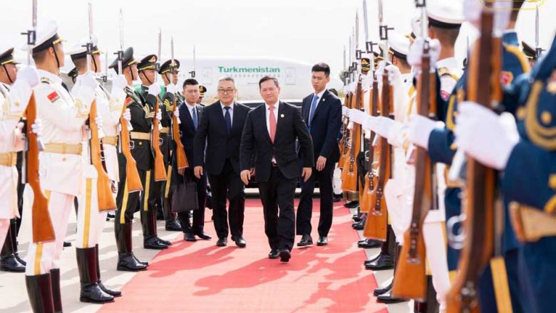 លោក ហ៊ុន ម៉ា​ណែ​ត​ និង​ប្រតិភូ​ទៅ​ចូលរួម​កិច្ចប្រជុំ​កំពូល​នៅ​ប្រទេស​អារ៉ាប៊ី សាអ៊ូឌីត​