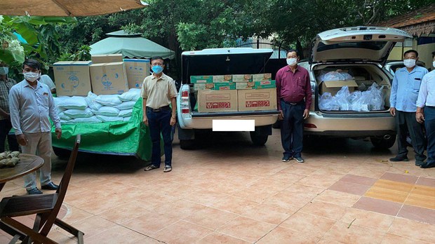 លោក កឹម សុខា ​ប្តេជ្ញា​ចែក​អំណោយ​ជូន​ពលរដ្ឋ​តាម​លទ្ធភាព ​ទោះបីលោក​គ្មាន​សេរីភាព​​ពេញ​លេញ​​