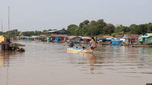 ក​ទន្លេសាប​កម្ពុជា​ធ្លាក់ចុះ​ដល់​កម្រិត​មិនដែល​មាន​ពីមុនមក ខណៈ​មានការ​ព្រួយបារម្ភ​រឿង​ទំនប់​វា​រី​អគ្គិសនី​នៅ​ចិន​