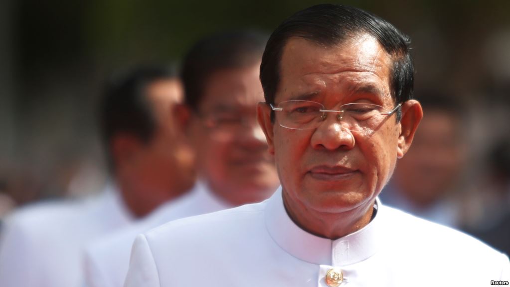 លោក​ ហ៊ុន សែន​ ព្រមាន​បិទ​ច្រកសុំ​សិទ្ធិ​នយោបាយ​សម្រាប់​អតីត​ CNRP