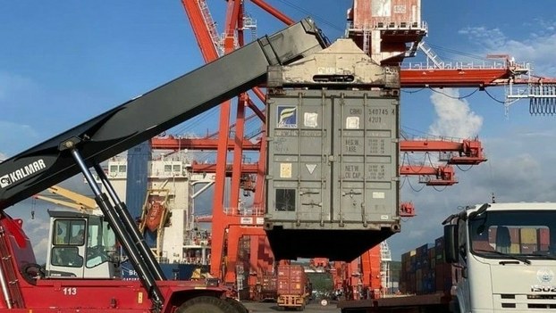 មន្ត្រី​បក្ស​ប្រឆាំង​ថា​ ការ​ផ្ដល់​ជំនួយ​របស់​ចិន​ដល់​ខេត្ត​ព្រះសីហនុ​ និង​ធ្វើ​ឱ្យ​ចិន​អាច​​​រត់​ពន្ធ​ទំនិញ​ខុស​ច្បាប់