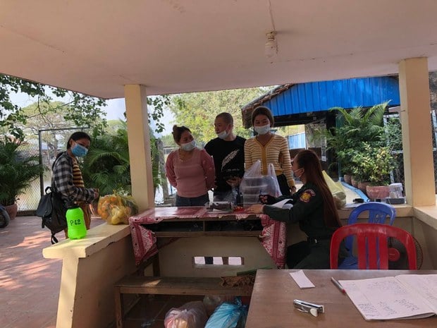 អាជ្ញាធរ​ផ្អាក​ឱ្យ​​សាច់ញាតិ​ចូល​សួរ​សុខទុក្ខ​​​ជន​ជាប់​ឃុំ​ក្នុង​ពន្ធនាគារ​នៅទូទាំង​ប្រទេស ​​២សប្ដាហ៍​​​​