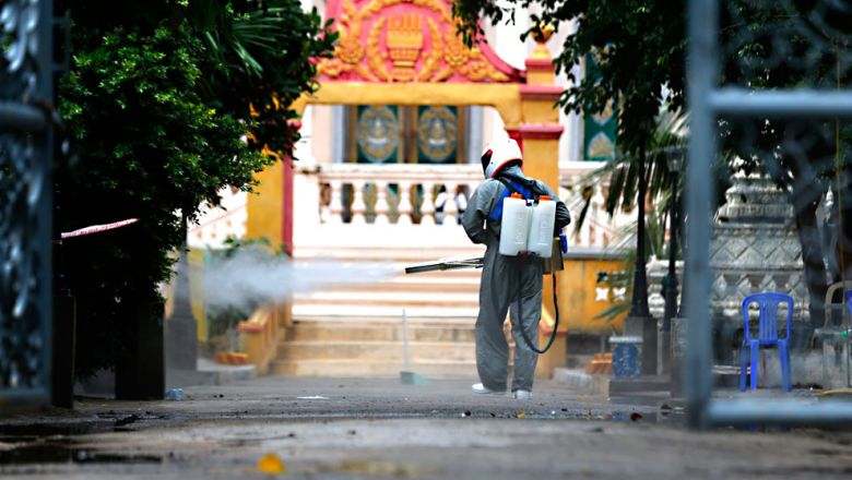 ក្រសួង​រកឃើញ​អ្នកឆ្លង​កូវីដ ១៩​ ជិត ៩០០ ​នាក់​បន្ថែម​ទៀត ខណៈ​អ្នក​ជាមាន​ជាង ​៥០០​ នាក់​ និងអ្នក​ស្លាប់មាន ​១៥ នា​ក់