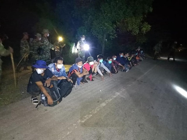 សមត្ថកិច្ចឃាត់ខ្លួនពលករខ្មែរ២០នាក់ បម្រុងឆ្លងដែនខុសច្បាប់ទៅថៃ