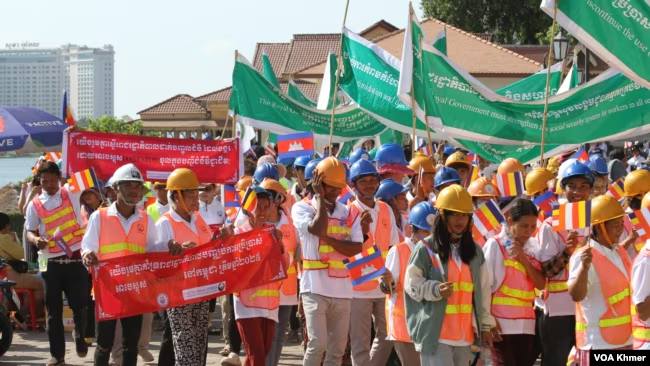 របាយការណ៍​អង្គការ​សង់ត្រាល់​ស្តី​ពី​ស្ថានភាព​សិទ្ធិកម្មករ​នាំមក​ទាំង​ការ​រិះគន់​ និងសាទរ 