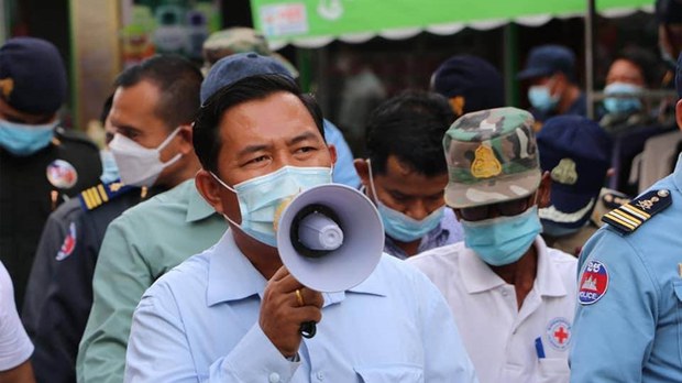 ជំនួយការ​នាយករដ្ឋ​មន្ត្រី​ត្អួញ​​ថា ខ្លួន​​លំបាក​​ជាង​​ពលរដ្ឋ​​រ​ស់​នៅ​​តំបន់​​បិទខ្ទប់​​