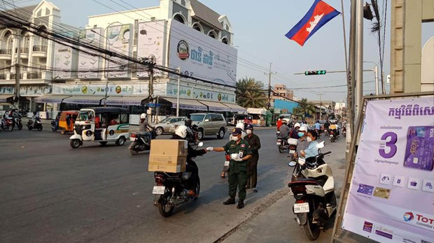 មន្រ្តីសង្គមស៊ីវិលនិងសហជីពព្រួយបារម្ភការយល់ដឹងប្រជាពលរដ្ឋអាចប្រឈមនឹងការពិន័យឬដាក់ទោសទណ្ឌលើវិធានការពាក់ម៉ាស