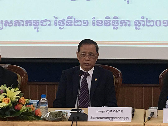 លោក សុខ ឥសាន បានលើកឡើងថា ទោះបីជាក្នុងបរិបទគណបក្សប្រឆាំង ត្រូវបានតុលាការកំពូលរំលាយ ក៏ដោយ ក៏លទ្ធិប្រជាធិបតេយ្យនៅកម្ពុជា មិនតូចចង្អៀត និងមិនដើរថយក្រោយ