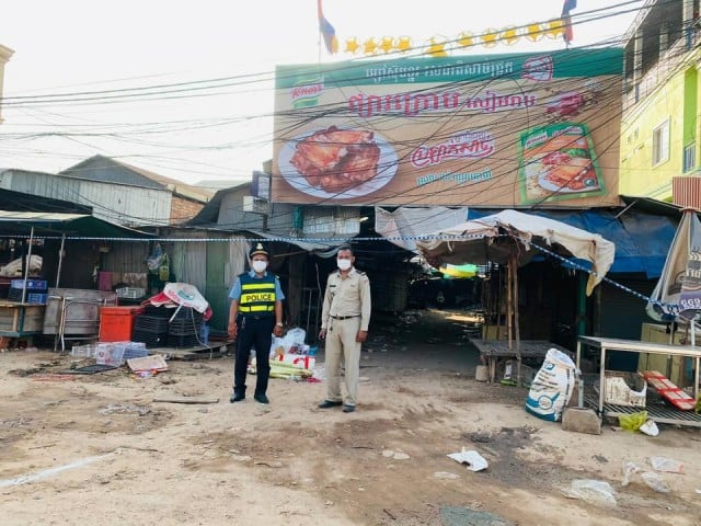 អភិបាលខេត្តសៀមរាប បិទខ្ទប់ផ្សារក្រោម និងផ្សារវត្តអធ្វារ ក្រោយមានអាជីវករឆ្លងកូវីដ-១៩ 