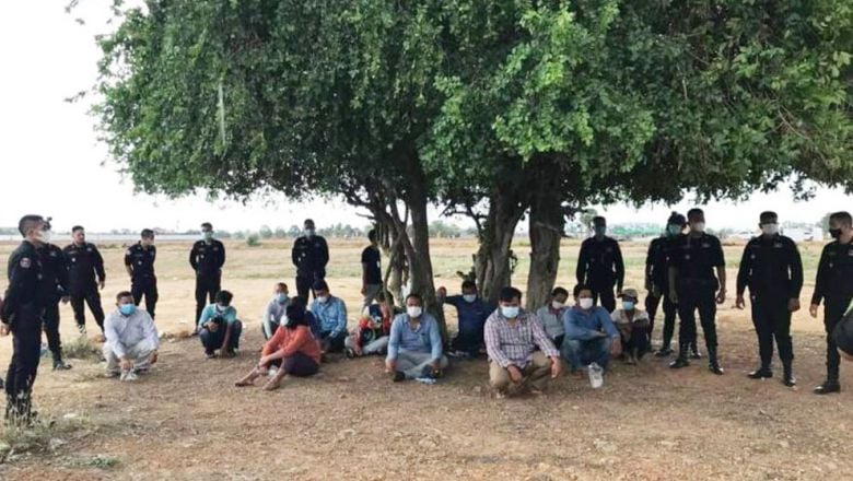 តុលាការ​កំពុង​សាកសួរ​មនុស្ស ១៣ នាក់ ពាក់ព័ន្ធ​ករណី​ប្រមូល​ផ្ដុំ​គ្នា​លេង​ល្បែង​ភ្នាល់​ទឹក​ភ្លៀង