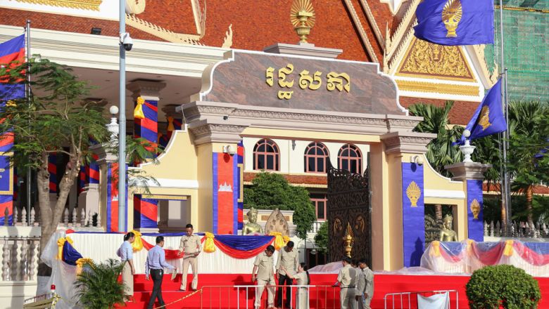 មន្ត្រី​ថា ការ​មិន​ចូលរួម​របស់​ប្រមុខ​ការទូត​លោក​សេរី​មួយ​ចំនួន ​ក្នុង​ប្រជុំ​លើក​ទី​ ១ ​របស់​សភា​ថ្ងៃ​នេះ គឺ​ដោយសារ​មាន​និន្នាការ​ជ្រៀតជ្រែក​បញ្ហា​របស់​ខ្មែរ