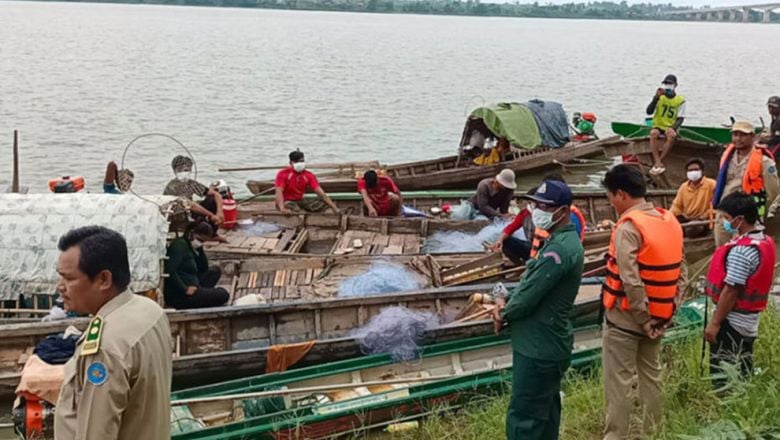 មន្ត្រី​ជំនាញ​ចុះ​អប់រំ​ប្រជានេសាទ​ជាង ១០០ នាក់ ក្រោយពី​ពួកគេ​ប្រើ​ឧបករណ៍​នេសាទ​ដែល​បាន​ហាមឃាត់
