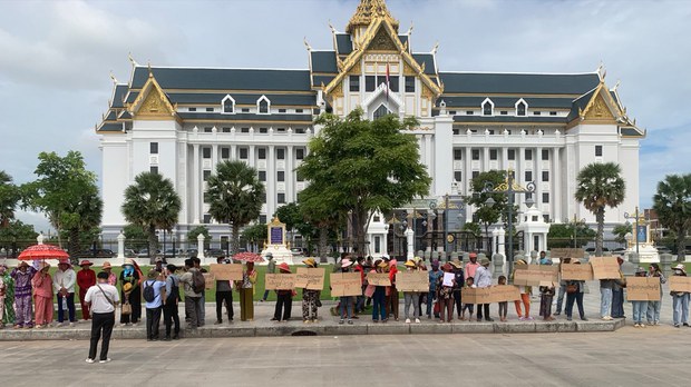 បក្ស​កម្លាំង​ជាតិ ស្នើ​លោក ហ៊ុន ម៉ាណែត ឱ្យ​រក​ដំណោះស្រាយ​ដល់​ពលរដ្ឋ​រងគ្រោះ​ដីធ្លី​ដោយសារ​ការ​សាងសង់​វាល​យន្តហោះ​ថ្មី