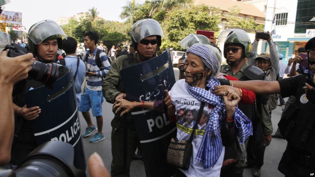 សកម្មជន​និង​ស្ត្រី​រងគ្រោះ​អំពាវនាវ​ឱ្យ​​ក្រសួង​កិច្ចការ​នារី​សកម្ម​ជាង​បច្ចុប្បន្ន