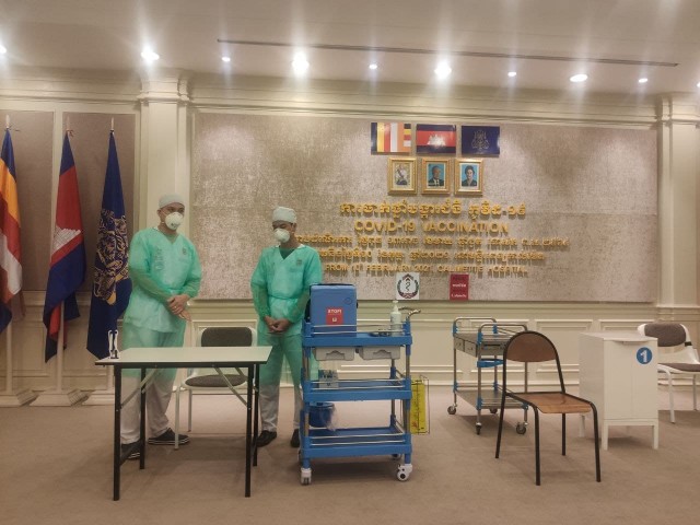 រកឃើញ​កូ​វីដ​-១៩ មួយ​ករណី​ទៀត ខណៈ​ពលរដ្ឋ​ខ្មែរ​ជិត​៤​ពាន់​នាក់​ហើយ បាន​ចាក់​វ៉ាក់សាំង