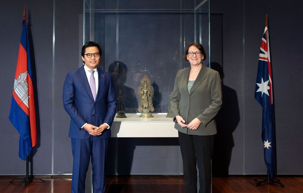  អូស្ត្រាលី​ប្រគល់​ចម្លាក់​បុរាណ​ចំនួន​៣ ទៅ​ឱ្យ​កម្ពុជា​វិញ