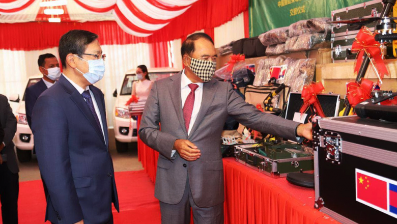 ចិន​ផ្តល់ជំនួយ​ជា​សម្ភារ​លើ​វិស័យ​មីន​មាន​ទឹកប្រាក់ $១ ​លាន​ ដល់​អាជ្ញាធរ​មីន