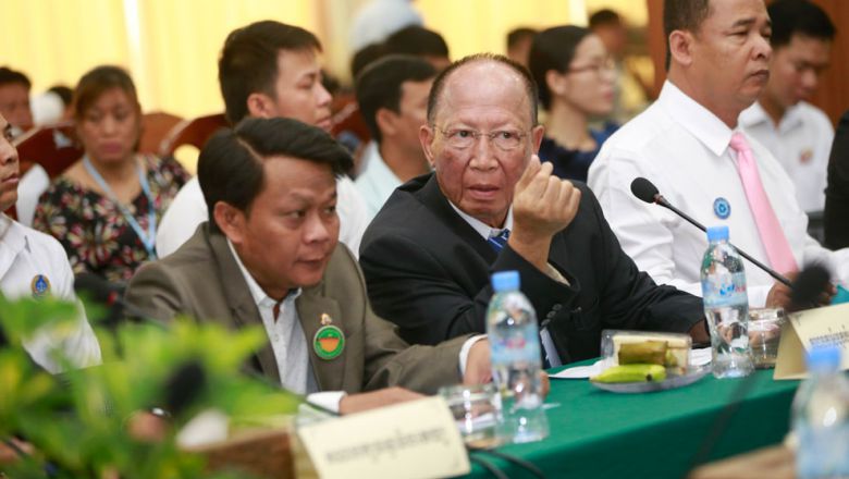 បក្ស​ ១៨ ​ជួបជុំ​បង្ហាញ​ពី​គោលនយោបាយ​ តែ​ខ្វែង​គំនិត​គ្នា​រឿង​រំលាយ​អតីត​បក្ស​សង្គ្រោះ​ជាតិ