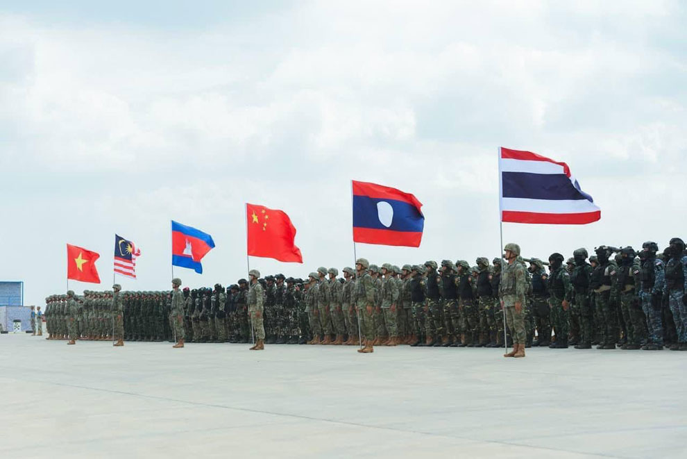 ក្រសួង​ការពា​រជាតិ​ក​ម្ពុ​ជា​-​ចិន ប្តេជ្ញា​អនុវត្ត​យ៉ាង​ម៉ឺង​ម៉ាត់​លើអ​នុស្សរ​ណៈស្ដីពី​កិច្ច​សហប្រ​តិប​ត្តិការ​យោ​ធា​