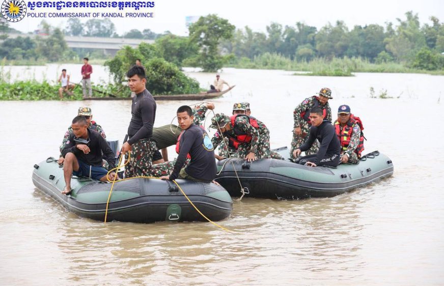 សមត្ថកិច្ច​ឃាត់​ខ្លួន​ម្ចាស់​និង​អ្នក​បើក​ទូក​ដ​​៣​នាក់​ដើម្បី​សាក​សួរ​ក្រោយ​មាន​ឧបទ្ទវហេតុ​លិច​ទូក​បណ្តាល​ឱ្យ​កុមារ​​១១​នាក់​ស្លាប់