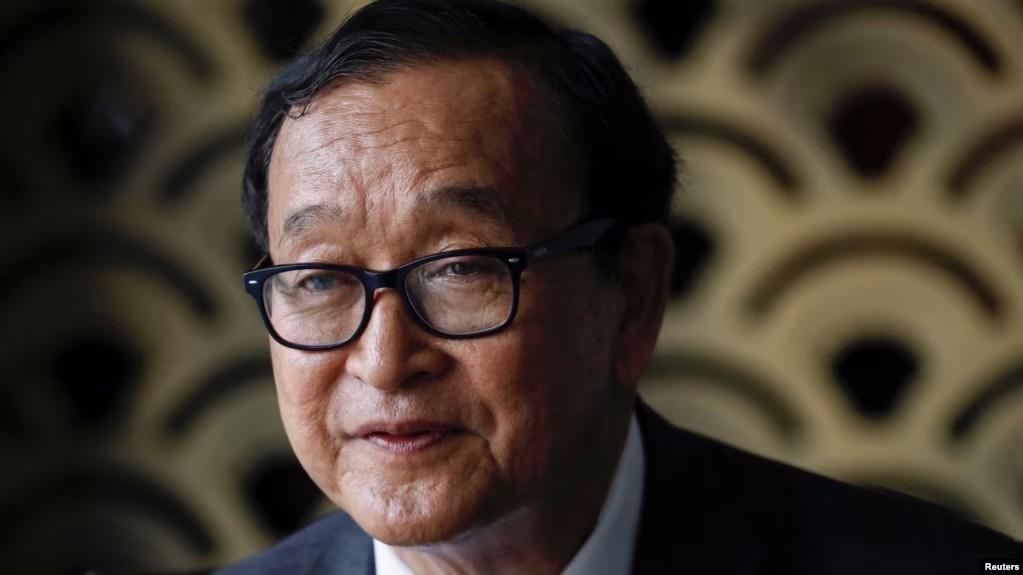 លោក សម រង្ស៊ី រិះគន់​ភាពស្របច្បាប់​នៃ​ការផ្ទេរ​អំណាច​របស់​លោក ហ៊ុន សែន ទៅ​កូន​ច្បង​របស់​លោក 