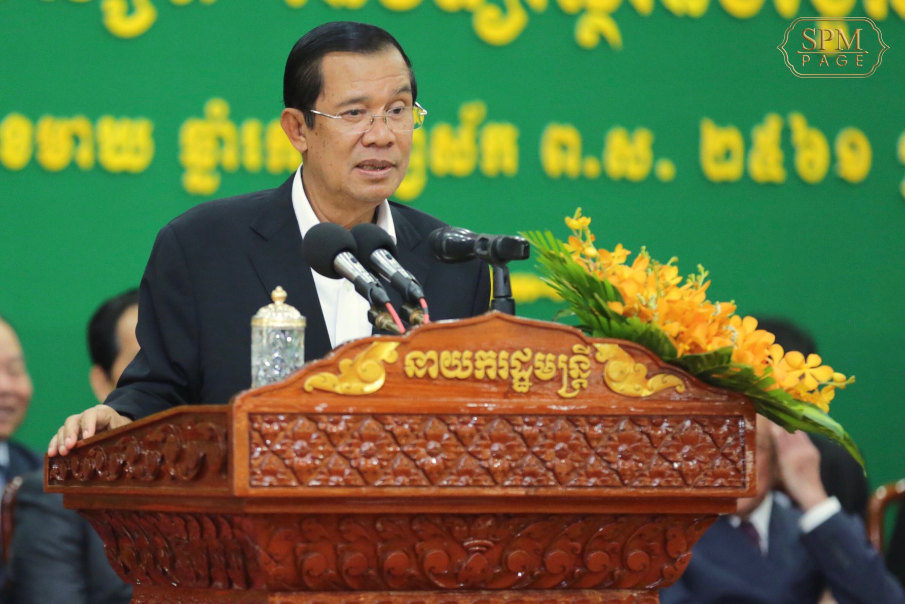 លោក ហ៊ុន សែន ថា ពលរដ្ឋ​​មិន​ត្រូវ​ការ​ផ្លាស់​ប្ដូរ ខណៈ​មេ​បក្ស​ប្រឆាំង​ថា មិន​យក​ខ្មែរ​ណា​ជា​សត្រូវ