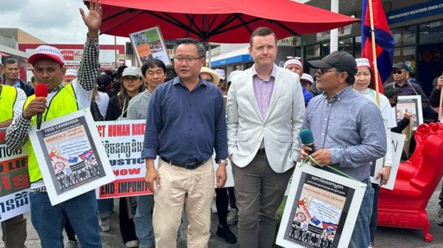 សហគមន៍​ខ្មែរ​នៅ​អូស្ត្រាលី​តវ៉ា​ជំរុញ​ឱ្យ​លោក ហ៊ុន ម៉ាណែត គោរព​សិទ្ធិមនុស្ស​និង​ស្ដារ​ប្រជាធិបតេយ្យ