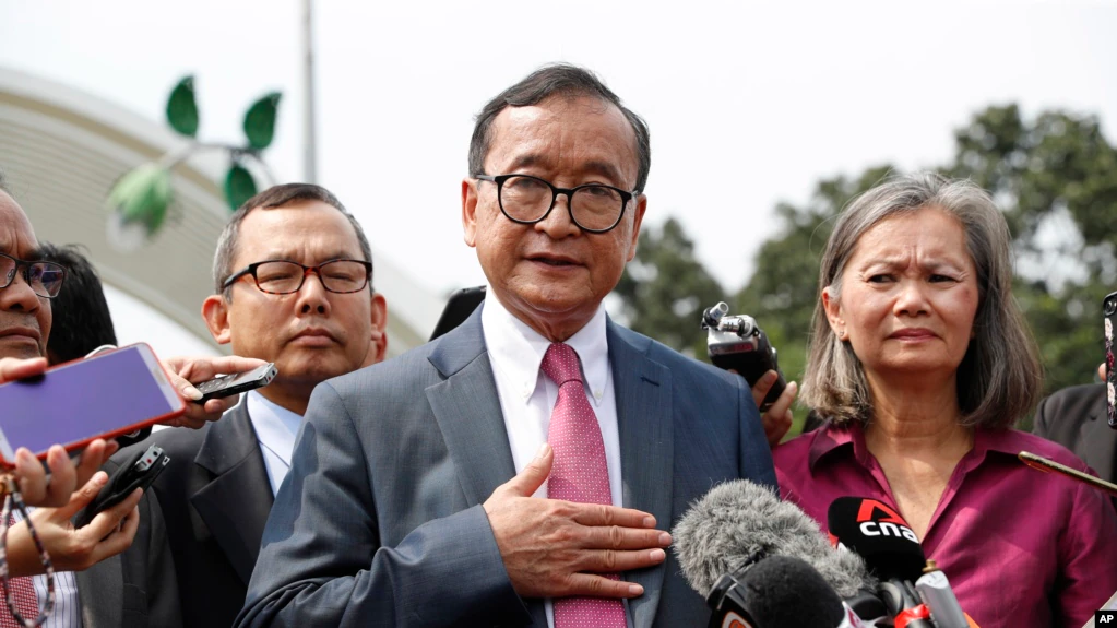 ថ្នាក់​ដឹក​នាំ​បក្ស​ជំទាស់​ហៅ​ការ​កាត់​ទោស​ជាប់​ពន្ធនាគារ​ជាង​២០ឆ្នាំ​ម្នាក់​ជា​ «ការ​ប៉ុនប៉ង​ផ្តាច់​ជីវិត​នយោ​បាយ»