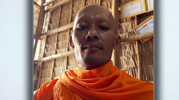 សកម្មជន​សង្ឃ​ខ្មែរ​ក្រោម​គ្រោង​សាង​សង់​កុដិ​នៅ​ក្បែរ​ផ្ទះ​គង់​នៅ ក្រោយ​​ពេល​អាជ្ញាធរ​វៀតណាម​បណ្ដេញ​ចេញ​ពី​វត្ត