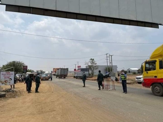 ពលរដ្ឋប្រមាណ ៣០០នាក់ ដែលលួចធ្វើដំណើរចូលខេត្តកំពង់ឆ្នាំង ត្រូវបានដាក់ឱ្យធ្វើចត្តាឡីស័ក