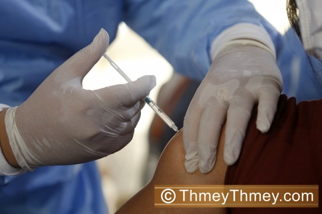 ការចាក់​វ៉ាក់សាំង​កូ​វីដ​-១៩ អាច​ក្លាយជា​កាតព្វកិច្ច​សម្រាប់​ក្រុមមនុស្ស​មួយចំនួន 